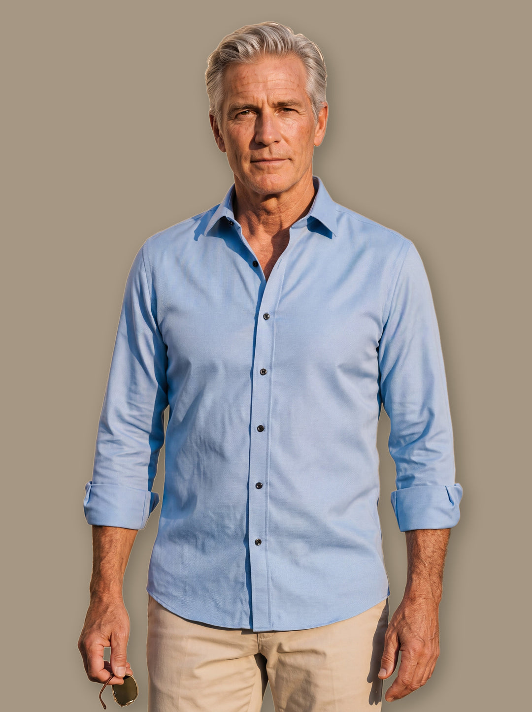 Alvin dress shirt in Light Blue, studio - Gentlemens Manor