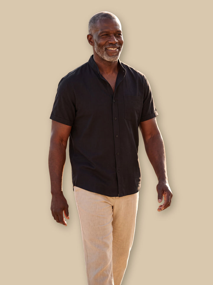 Ambrose linen shirt in Black, studio - Gentlemens Manor