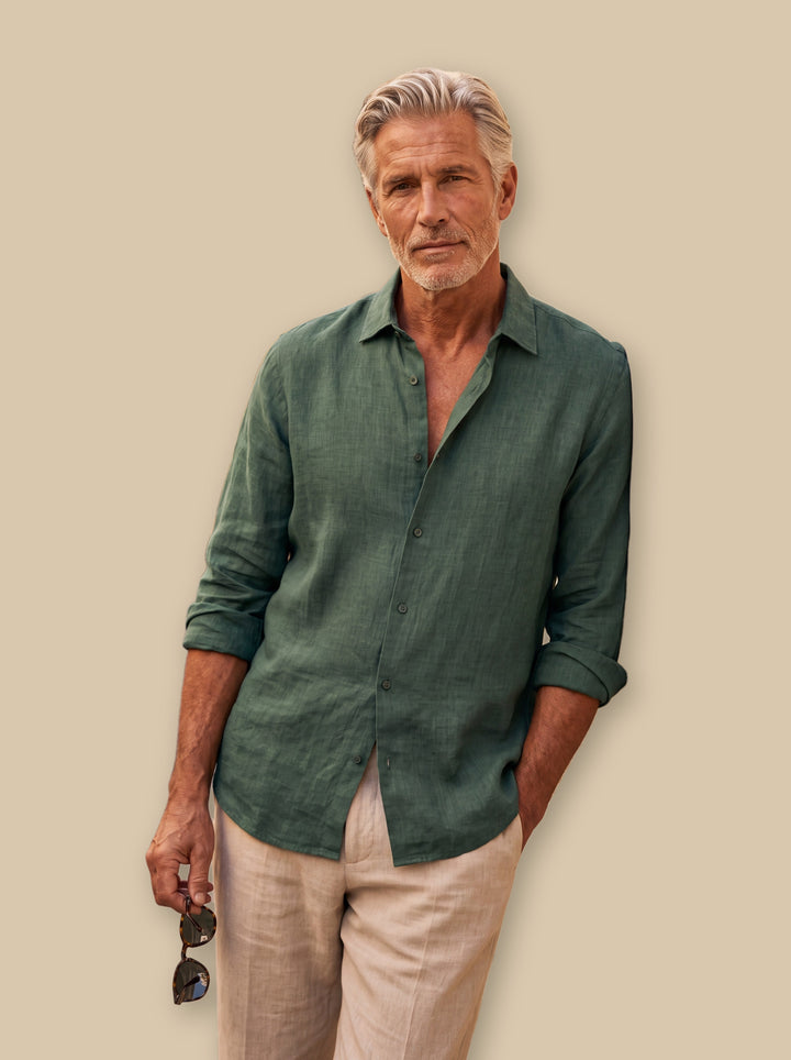 Avery linen shirt in Green, studio - Gentlemens Manor