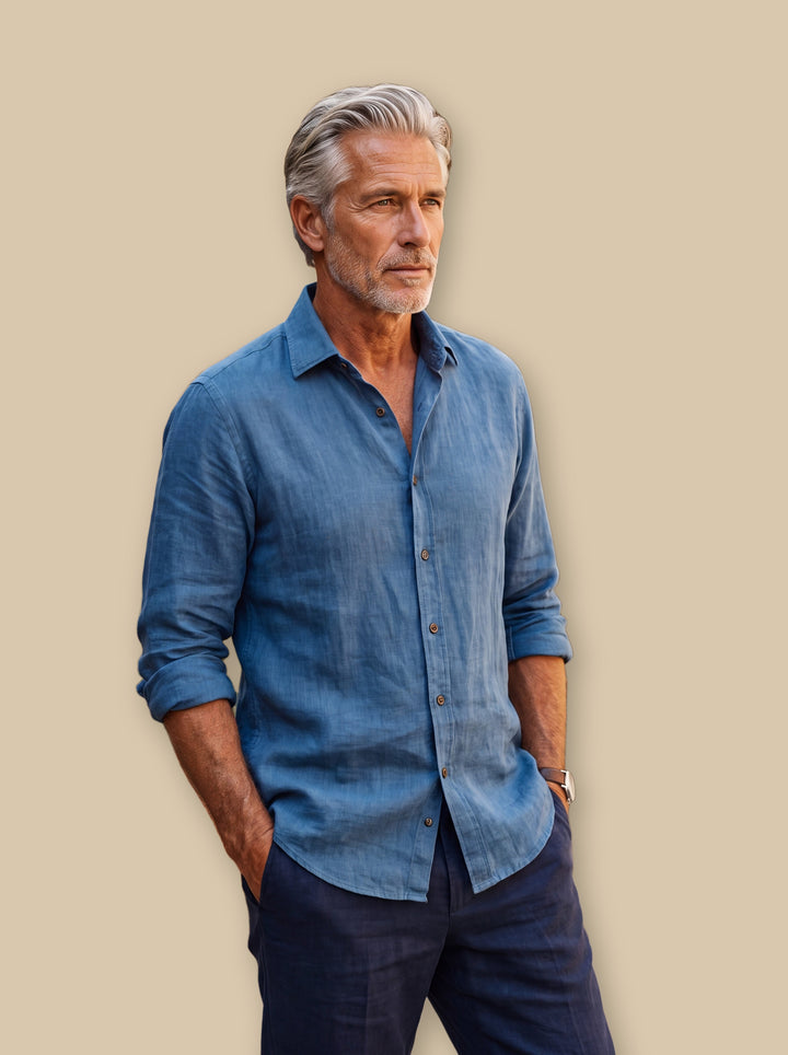 Axel linen shirt in Blue, studio - Gentlemens Manor