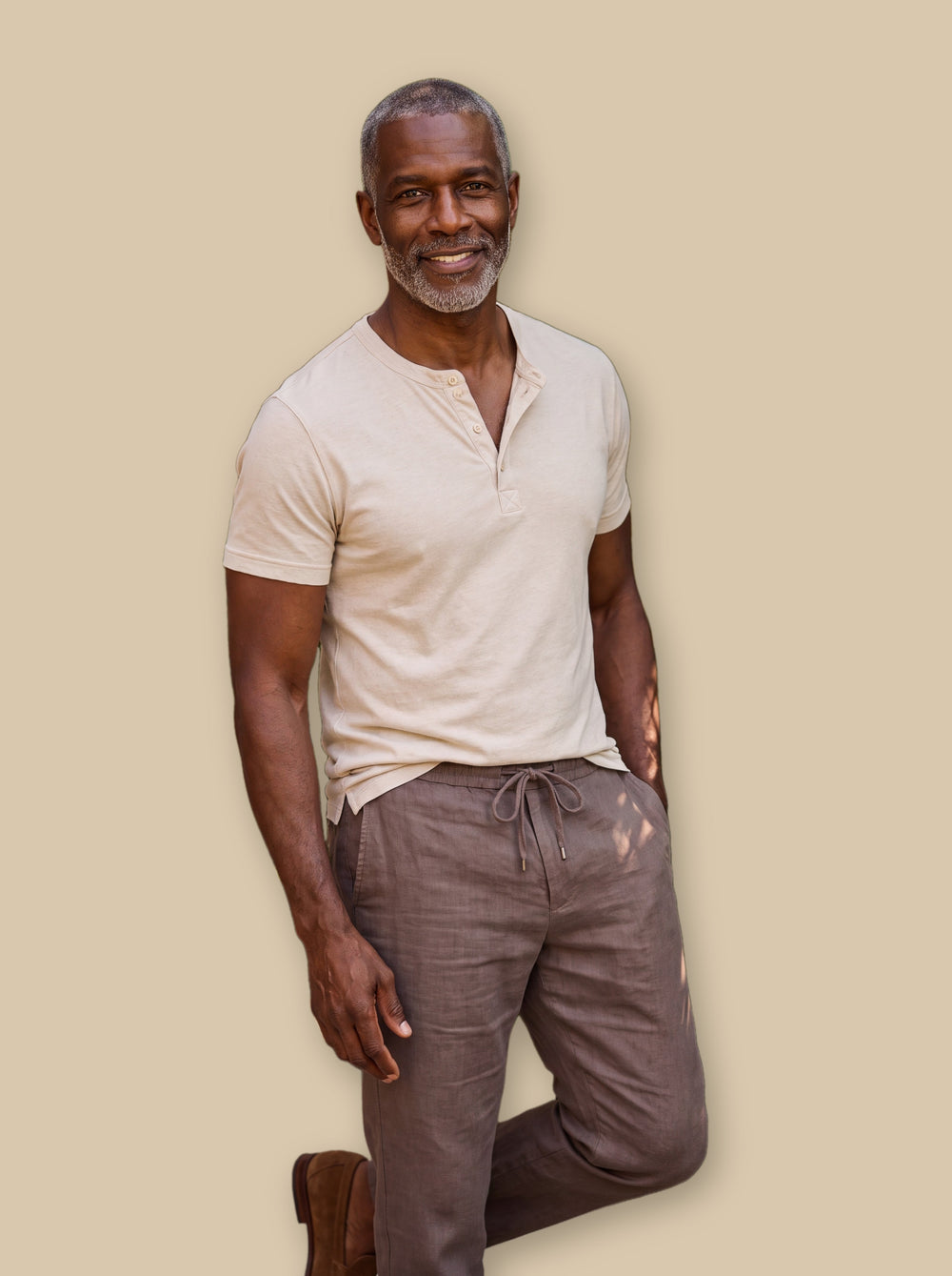 Baldwin casual shirt in Beige, studio - Gentlemens Manor
