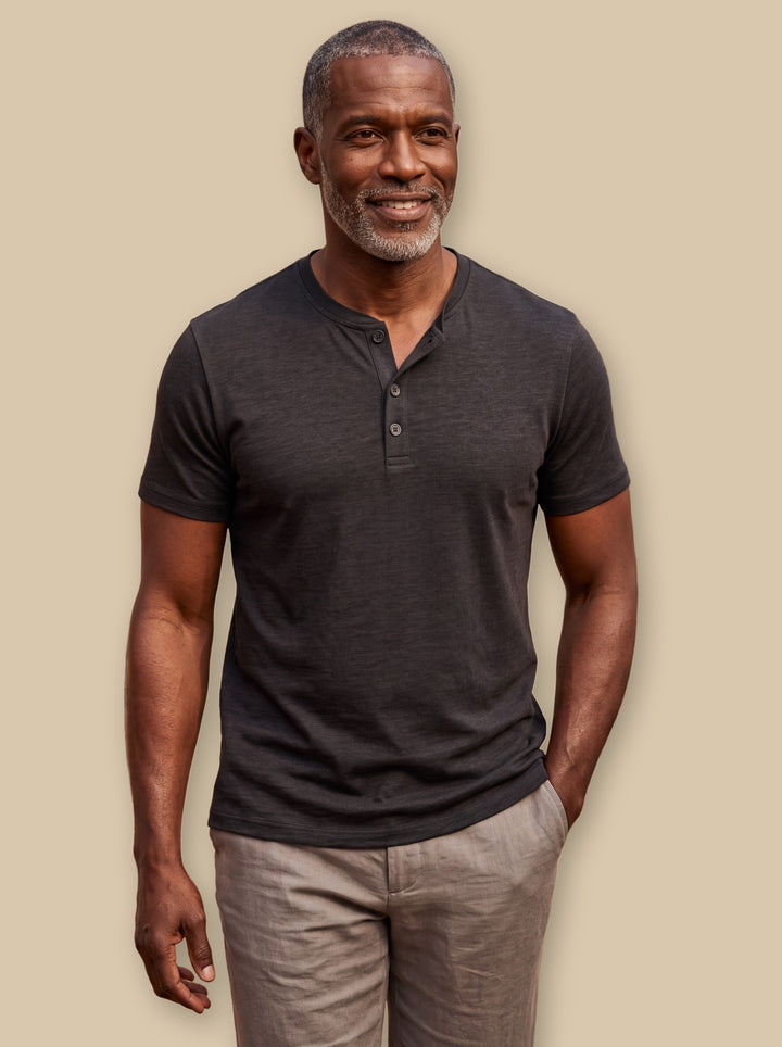 Basil polo shirt in Black, studio - Gentlemens Manor