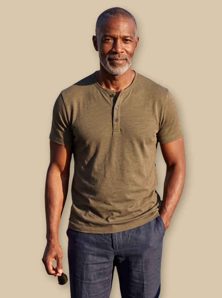 Basil polo shirt in Olive, studio - Gentlemens Manor
