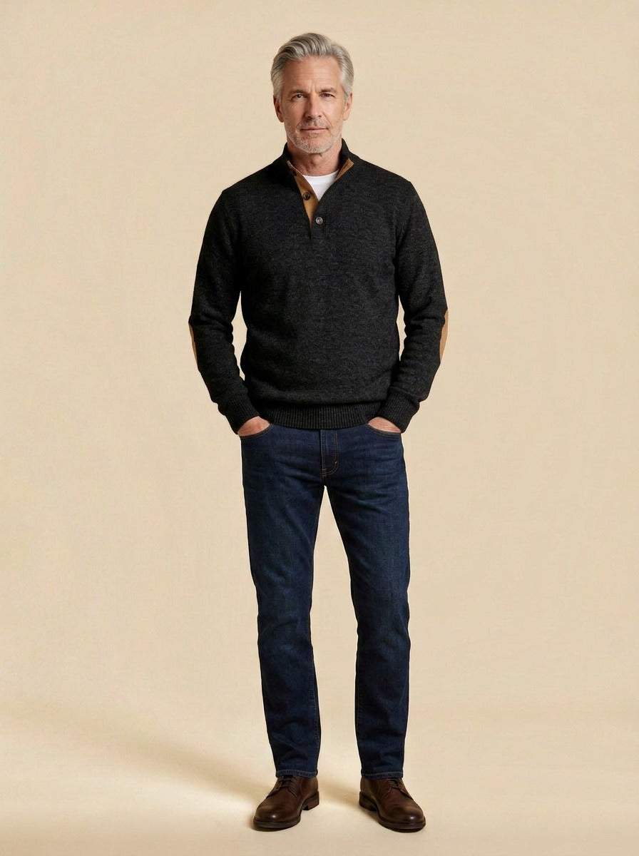 Bellamy sweater in Black, studio, Gentlemens Manor