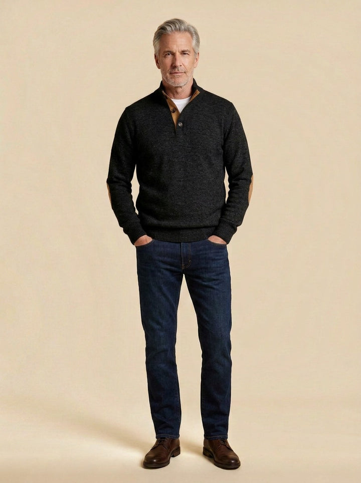 Bellamy sweater in Black, studio, Gentlemens Manor