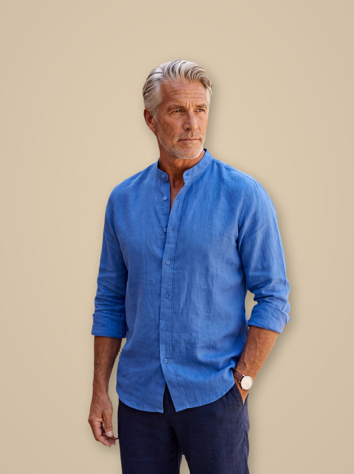 Carl linen shirt in Blue, studio - Gentlemens Manor