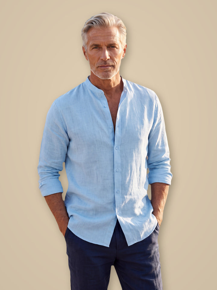 Carl linen shirt in Light Blue, studio - Gentlemens Manor