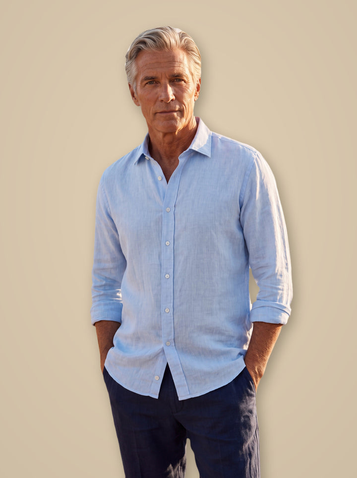 Clement linen shirt in Light Blue, studio - Gentlemens Manor