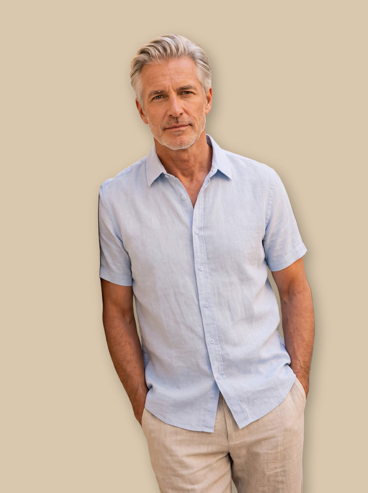 Cole linen shirt in Light Blue, studio - Gentlemens Manor