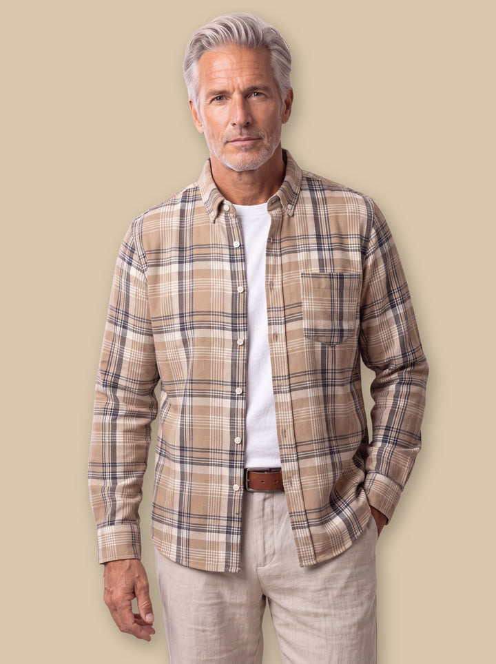 Edmund casual shirt in Sand, studio - Gentlemens Manor