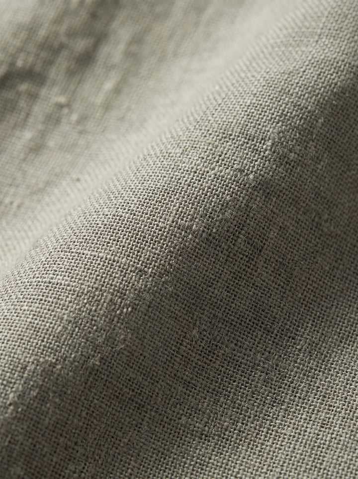 Everett shirt fabric detail close-up - Gentlemens Manor