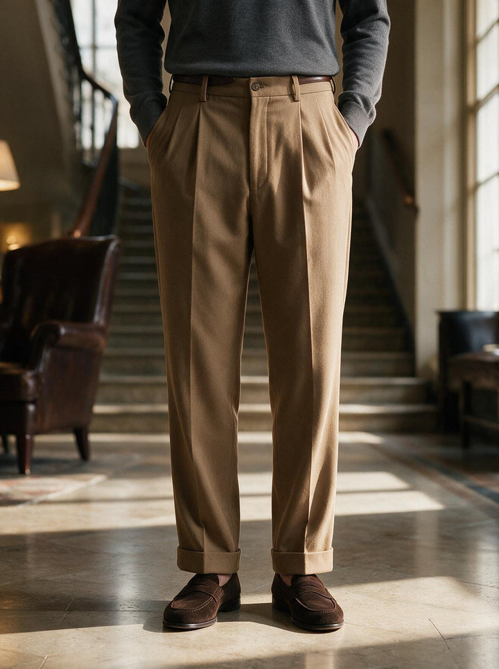 Fenwick pleated pants in Sand, lifestyle, Gentlemens Manor