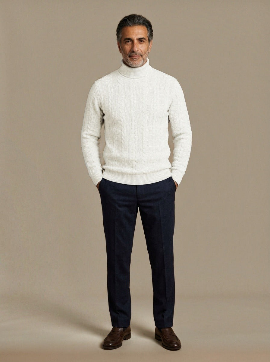Halsey sweater in White, studio, Gentlemens Manor