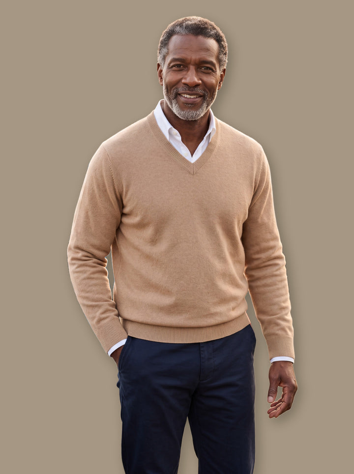 Hamilton knit sweater in Beige, studio - Gentlemens Manor