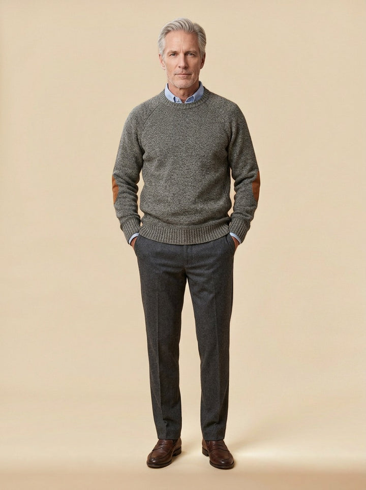 Hastings crew neck sweater in Grey, studio, Gentlemens Manor