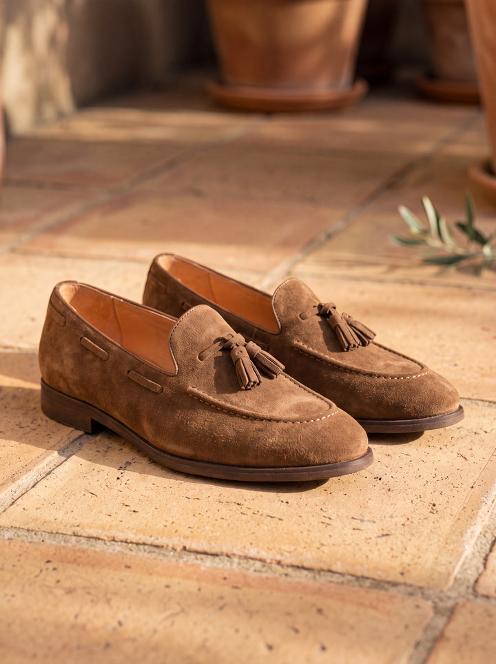 Hayden loafers in Sand, Mediterranean setting - Gentlemens Manor lifestyle
