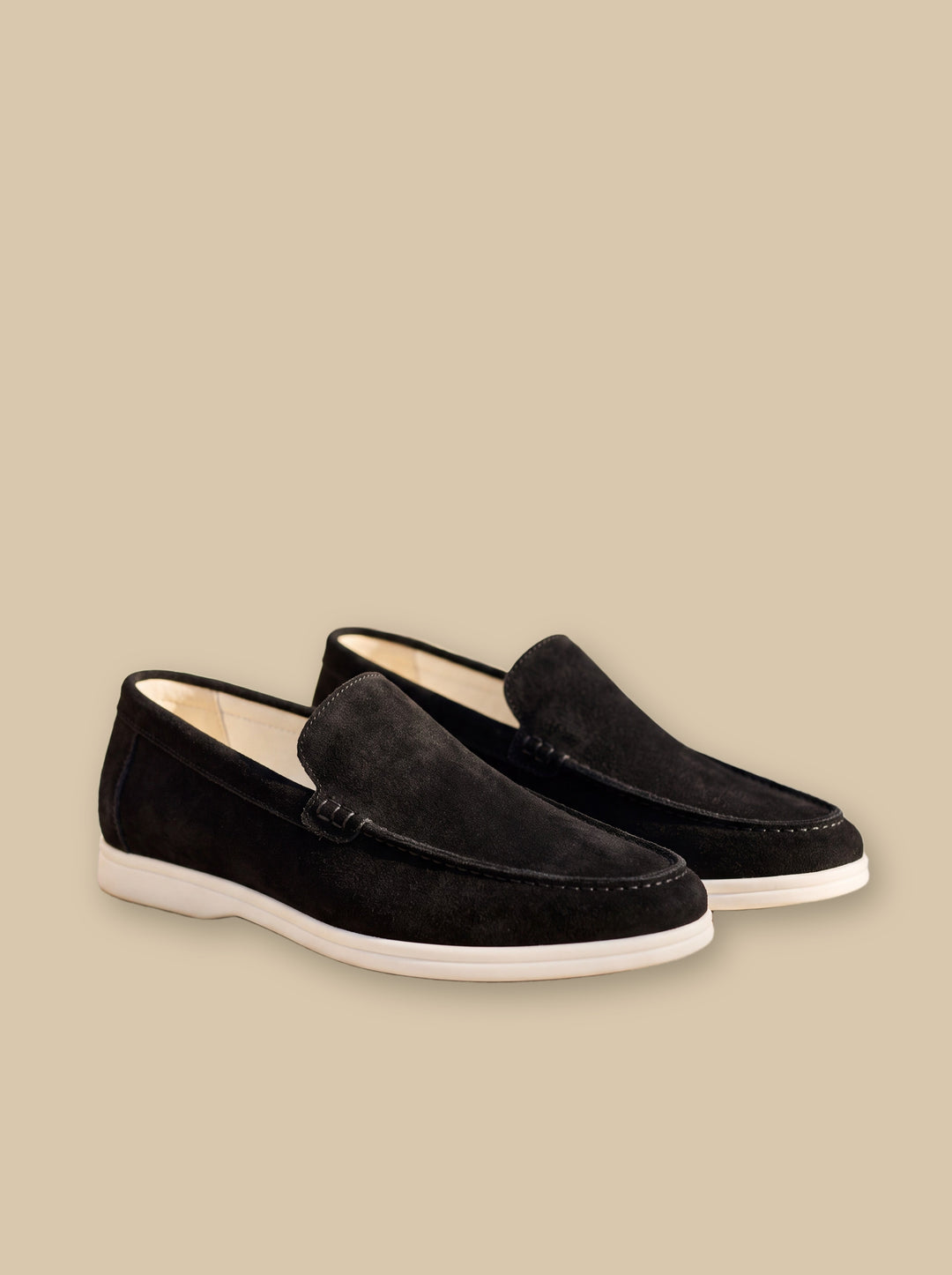 Henry loafers in Black, studio - Gentlemens Manor