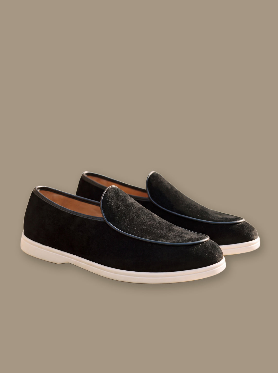 Herbert loafers in Black, studio - Gentlemens Manor