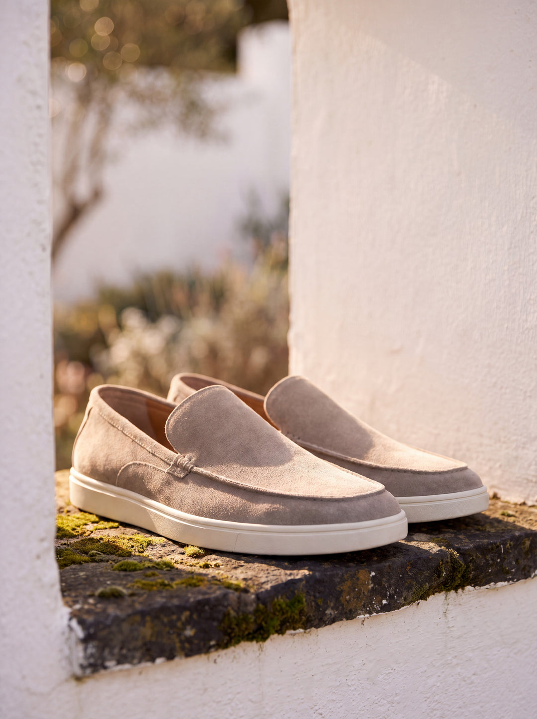 Humphrey loafers in Beige, Mediterranean setting - Gentlemens Manor lifestyle