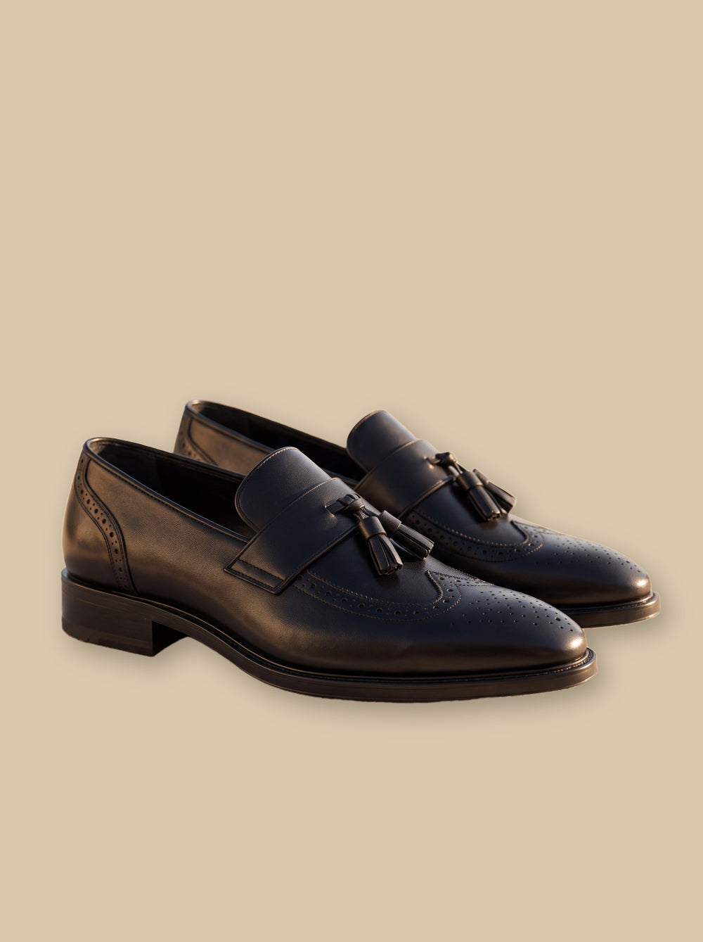 Isaac loafers in Black, studio - Gentlemens Manor