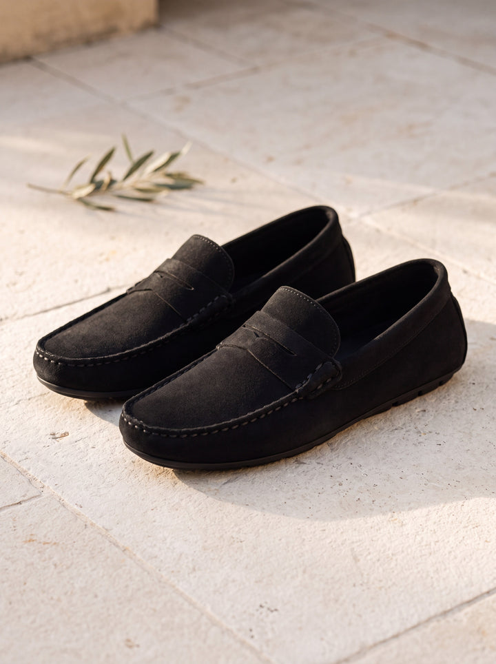 Jasper loafers in Black, Mediterranean setting - Gentlemens Manor lifestyle