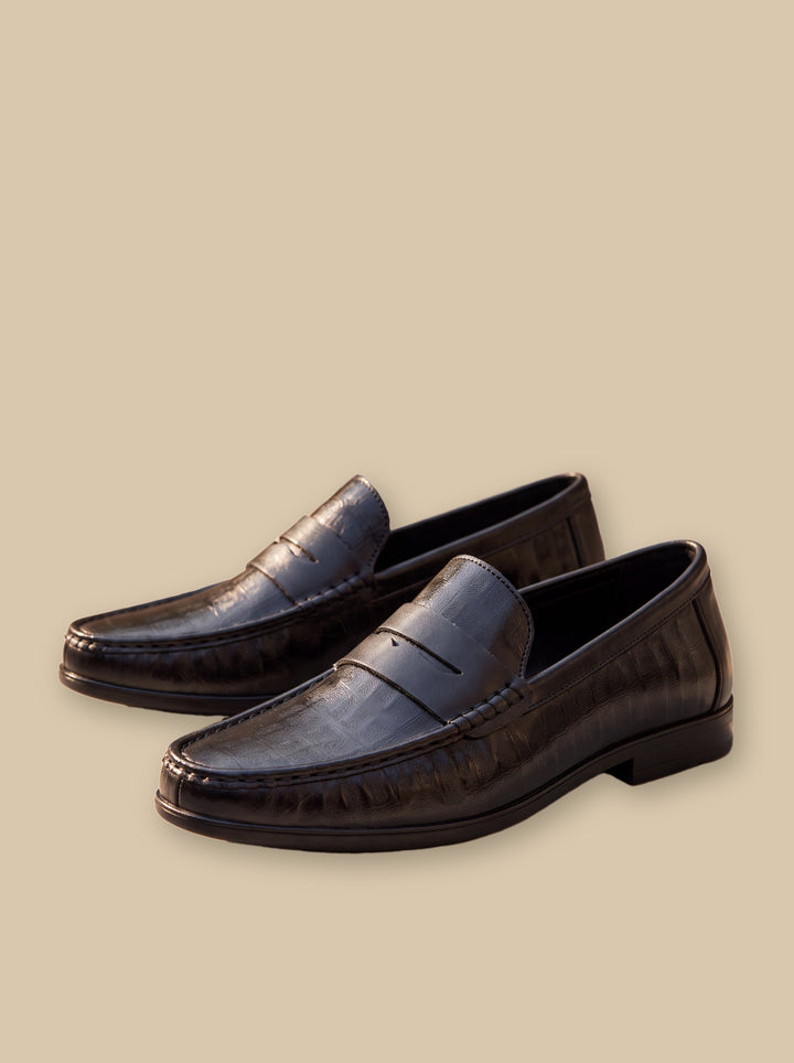 Jerome loafers in Black, studio - Gentlemens Manor
