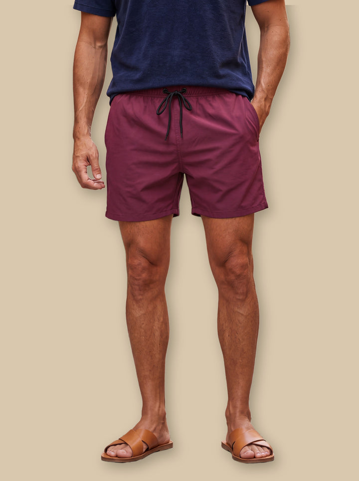Lloyd summer shorts in Burgundy, studio - Gentlemens Manor