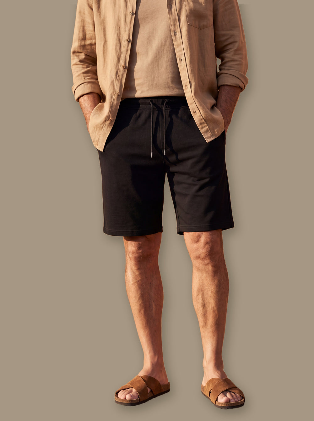 Lucas summer shorts in Black, studio - Gentlemens Manor