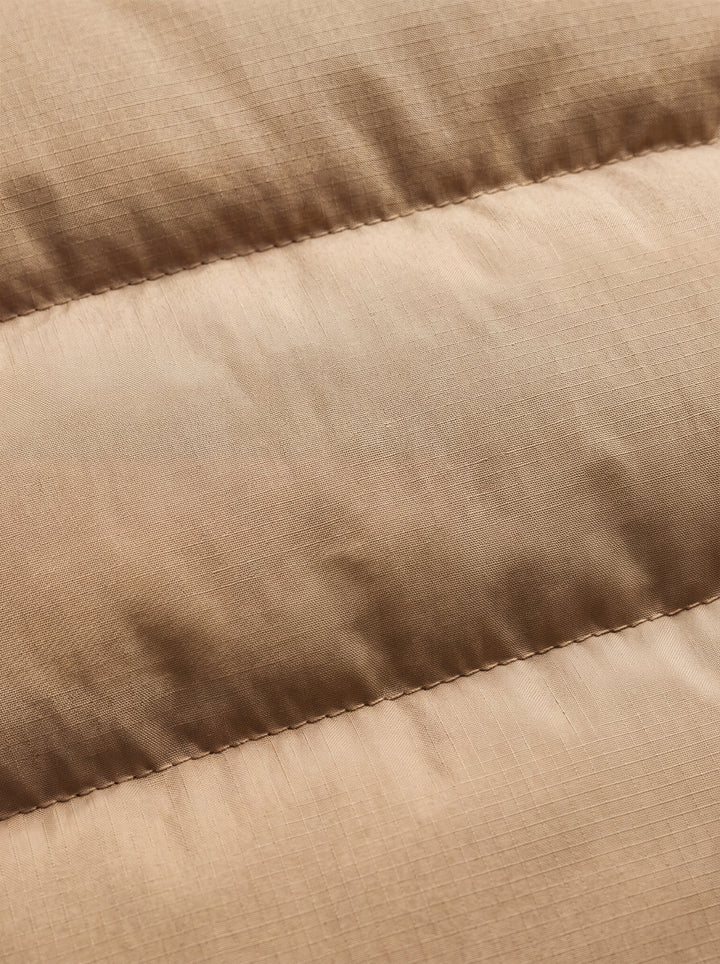 Noah vest fabric detail close-up - Gentlemens Manor