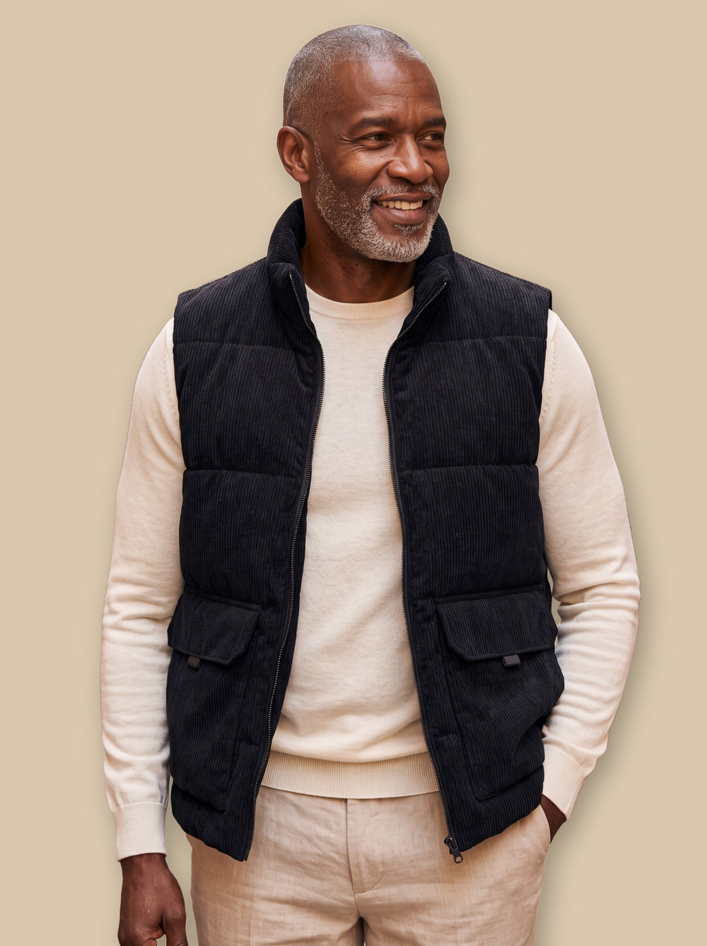 Nolan vest in Black, studio - Gentlemens Manor