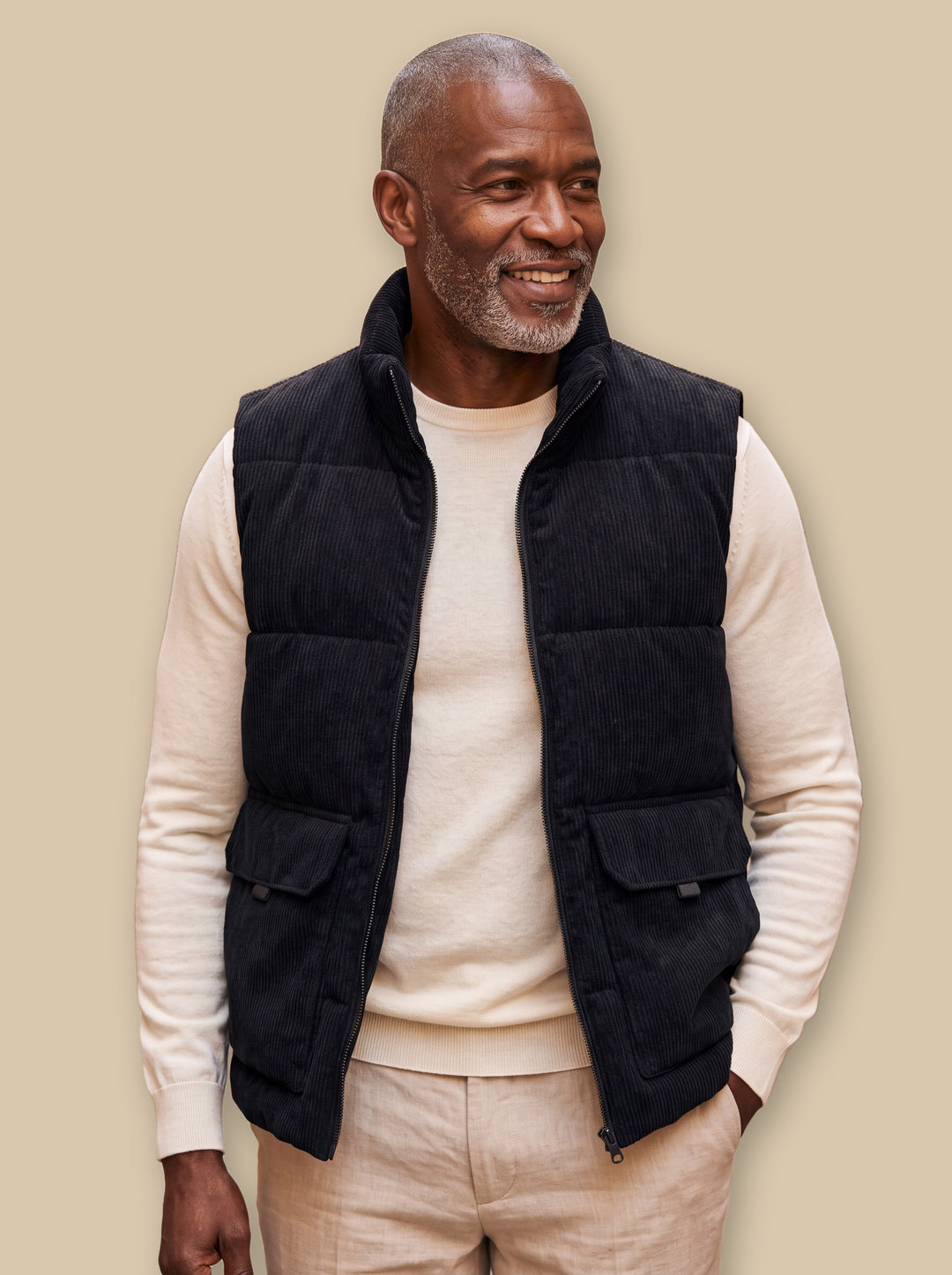 Nolan vest in Black, studio - Gentlemens Manor