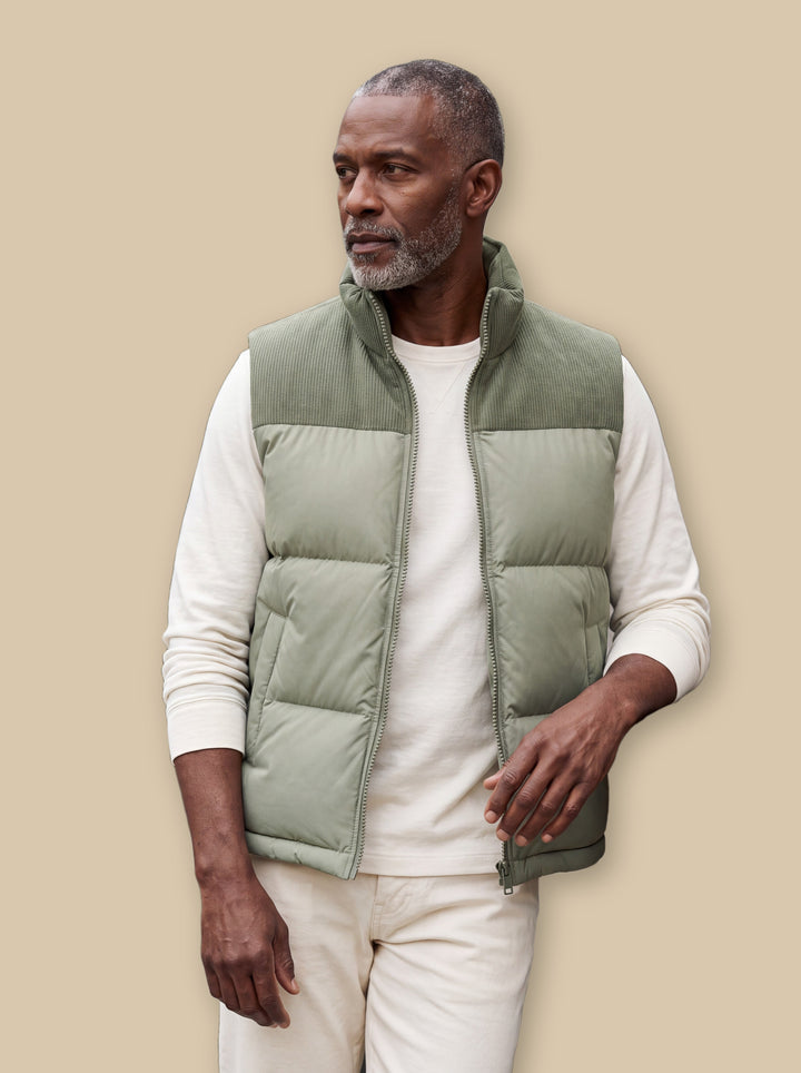 Norbert vest in Green, studio - Gentlemens Manor