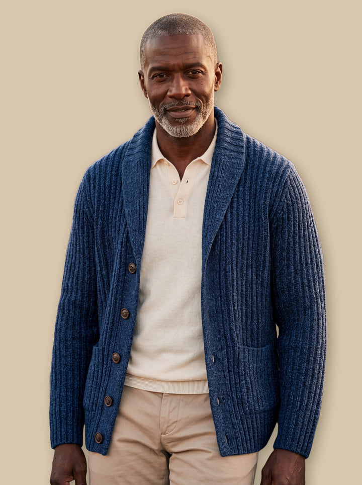 Oscar knit sweater in Navy, studio - Gentlemens Manor