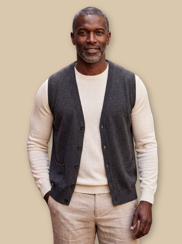 Otto knit sweater in Charcoal, studio - Gentlemens Manor