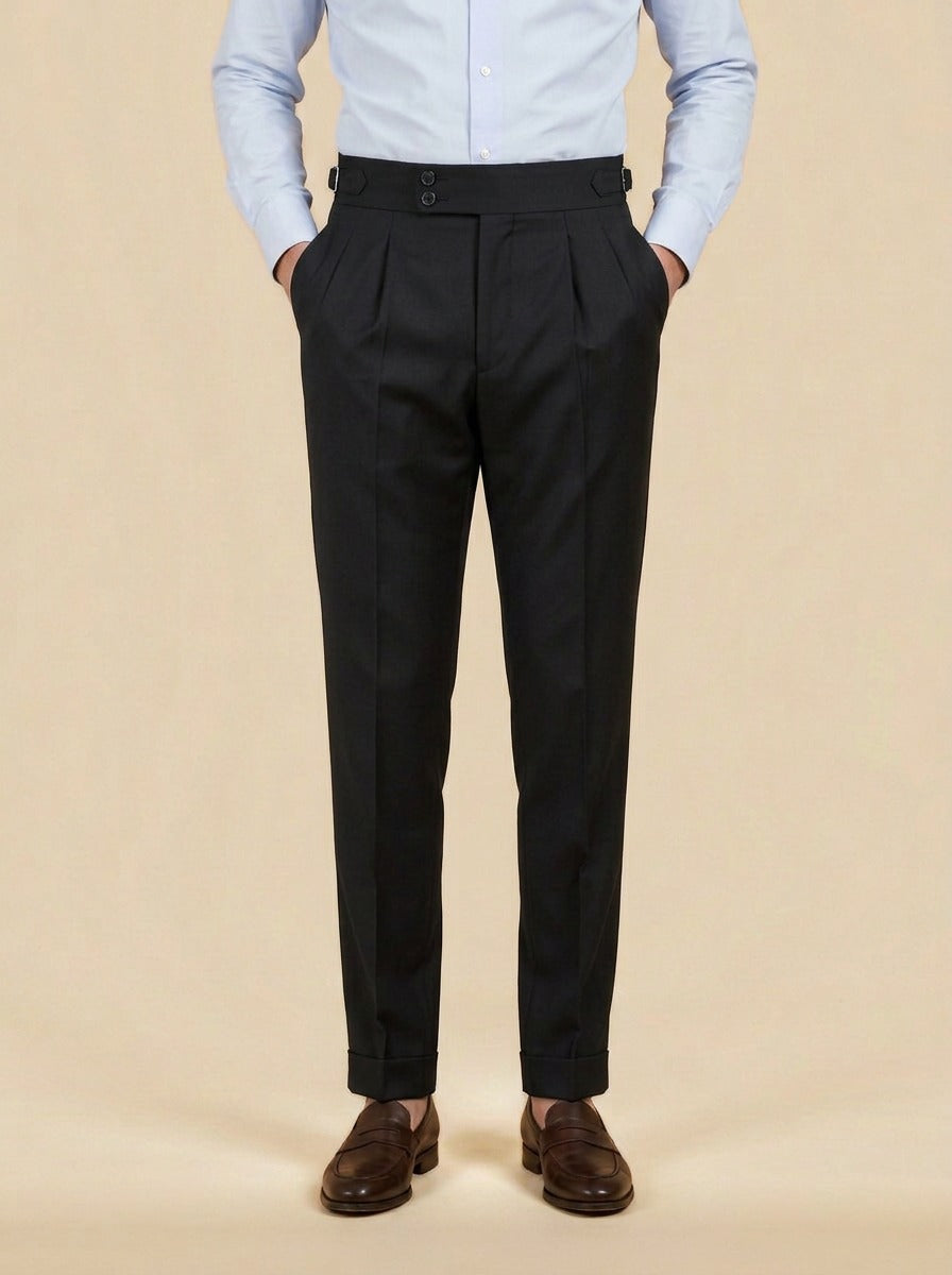 Paxton pleated trousers in Black, studio, Gentlemens Manor