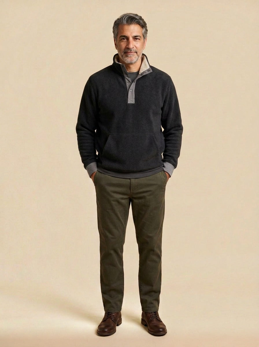 Pennington sweater in Black, studio, Gentlemens Manor