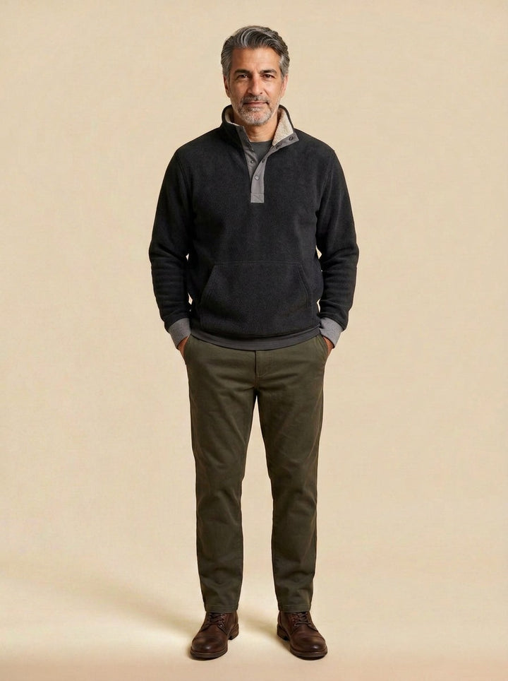 Pennington sweater in Black, studio, Gentlemens Manor
