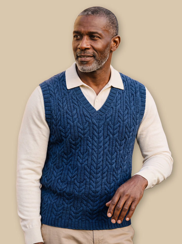 Perry knit sweater in Blue, studio - Gentlemens Manor