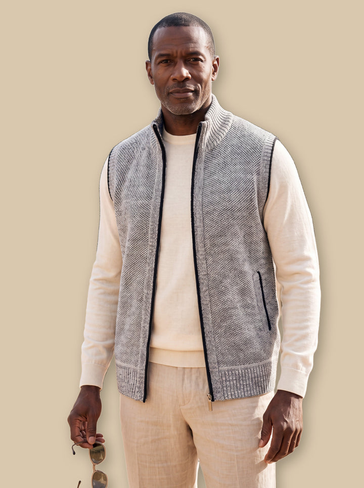 Philip knit sweater in Light Grey, studio - Gentlemens Manor