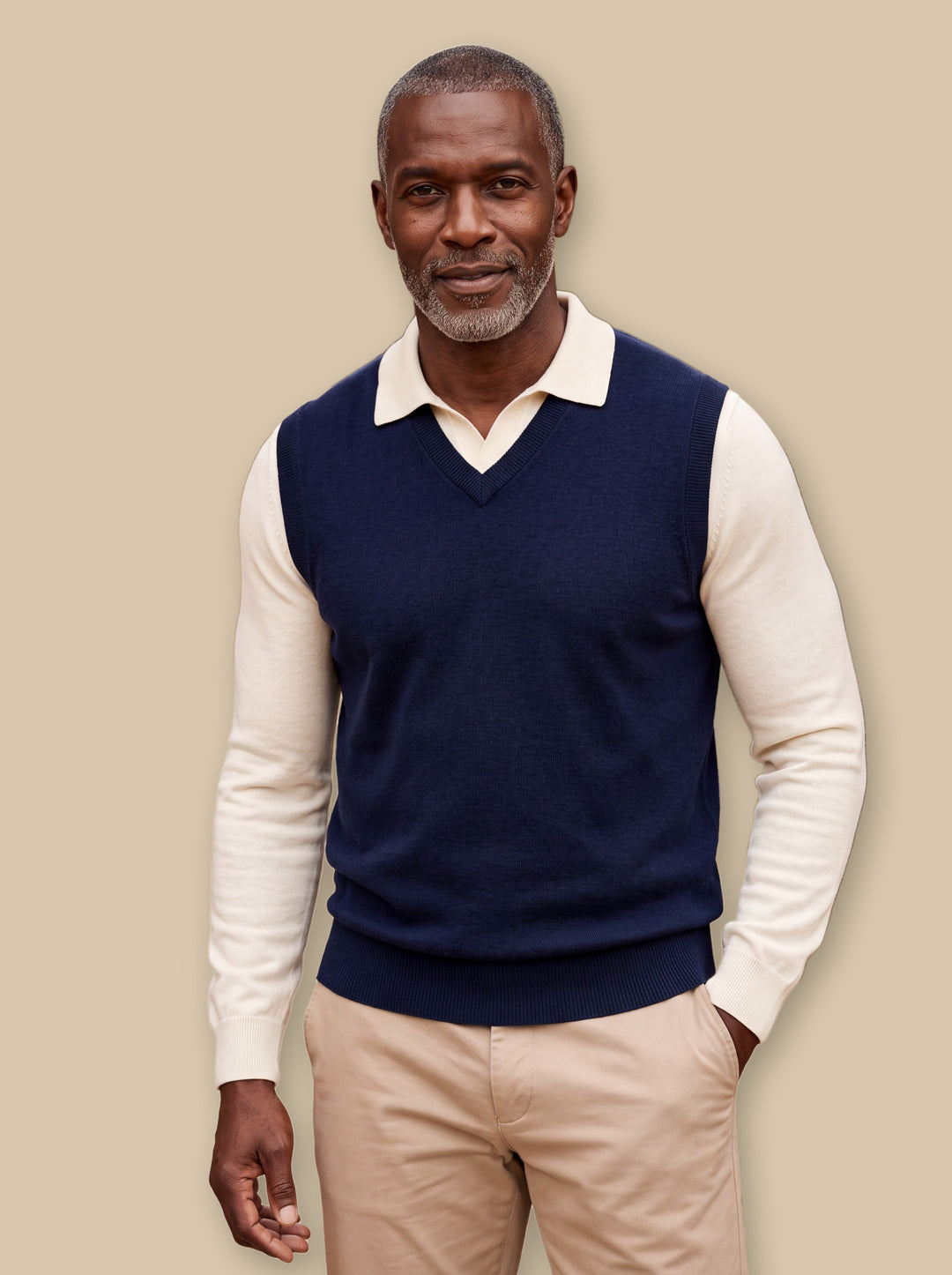 Phineas knit sweater in Blue, studio - Gentlemens Manor