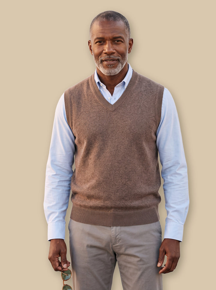 Phineas knit sweater in Brown, studio - Gentlemens Manor