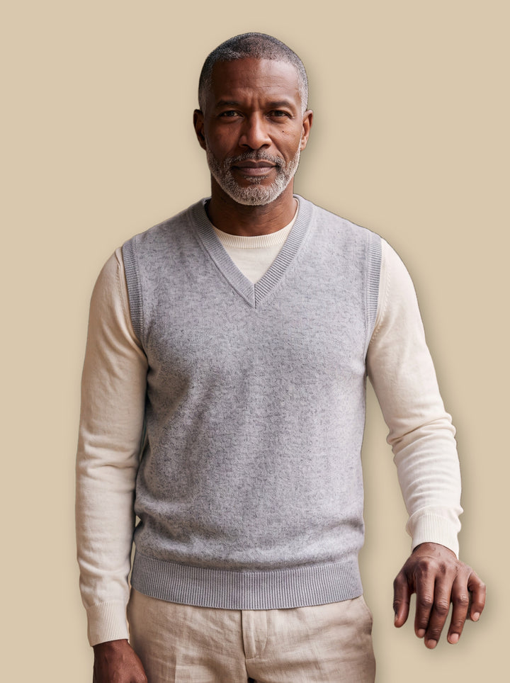 Phineas knit sweater in Grey, studio - Gentlemens Manor