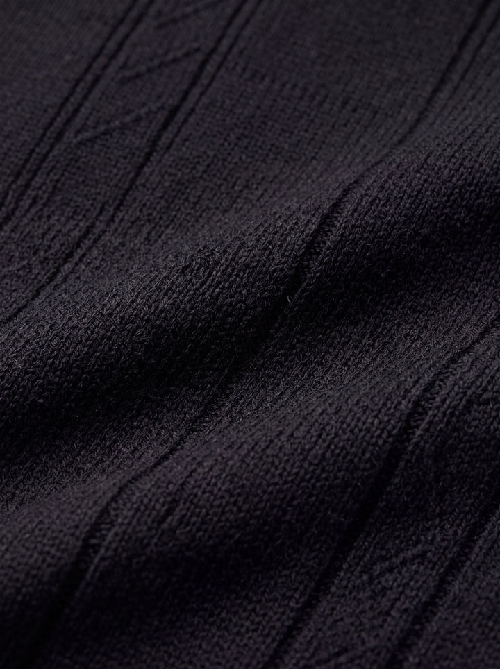 Porter vest fabric detail close-up - Gentlemens Manor