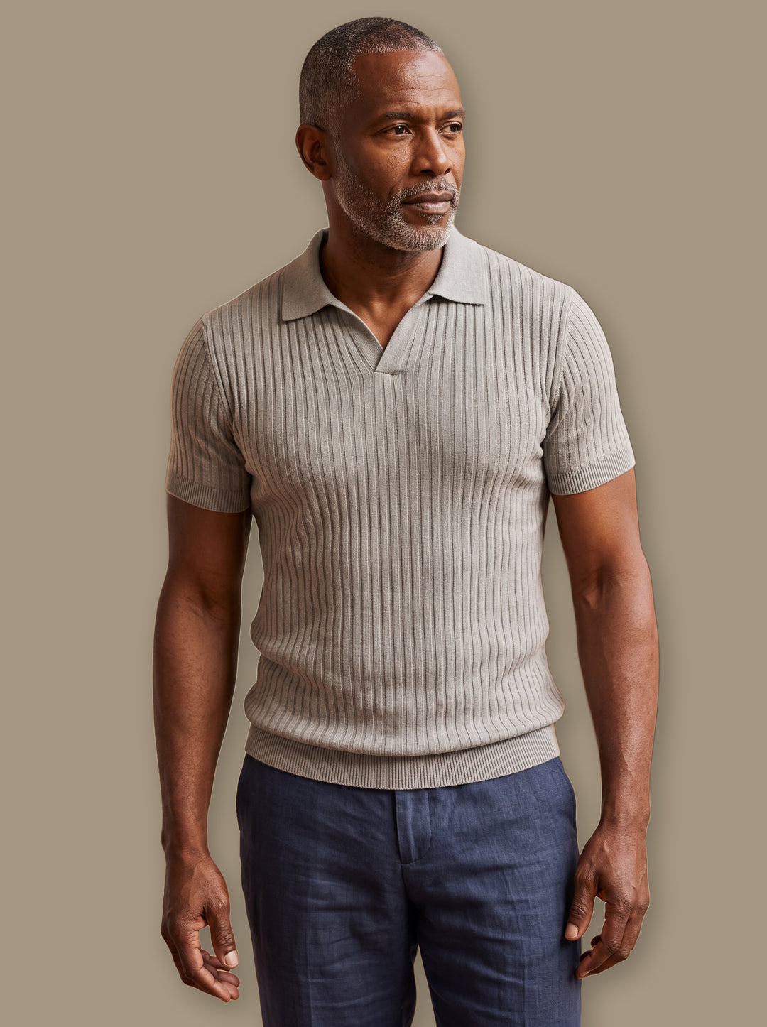 Quentin polo shirt in Light Grey, studio - Gentlemens Manor