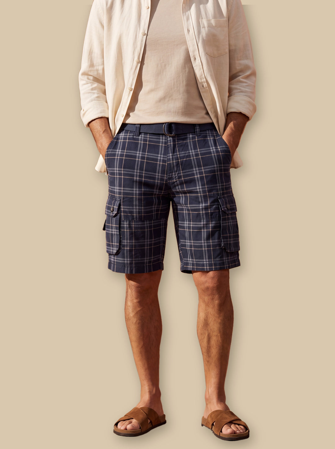 Quinton summer shorts in Navy, studio - Gentlemens Manor