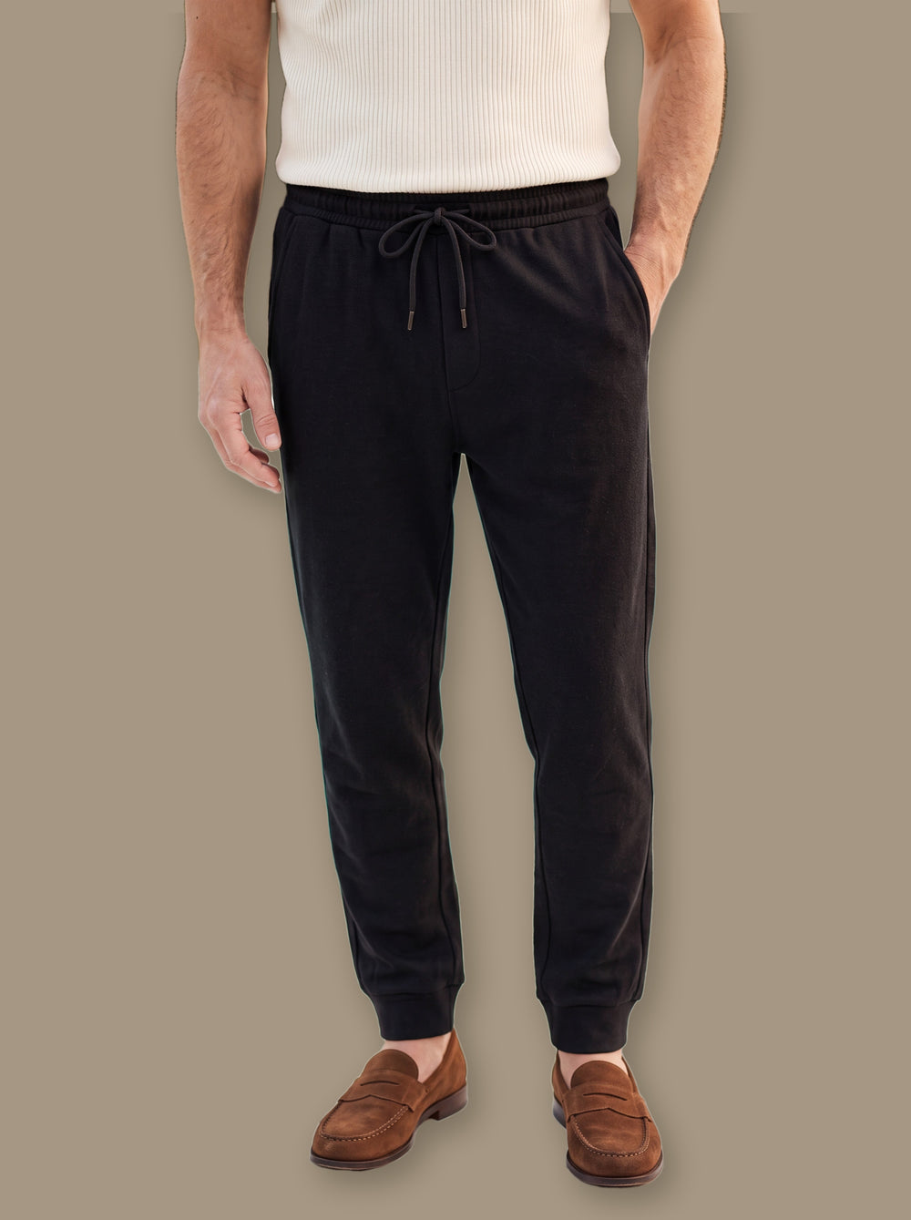 Raleigh trousers in Black, studio - Gentlemens Manor
