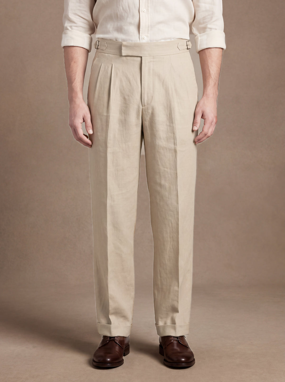 Roman trousers in Beige, loose straight leg with flat waistband and side adjusters, studio, Gentlemens Manor