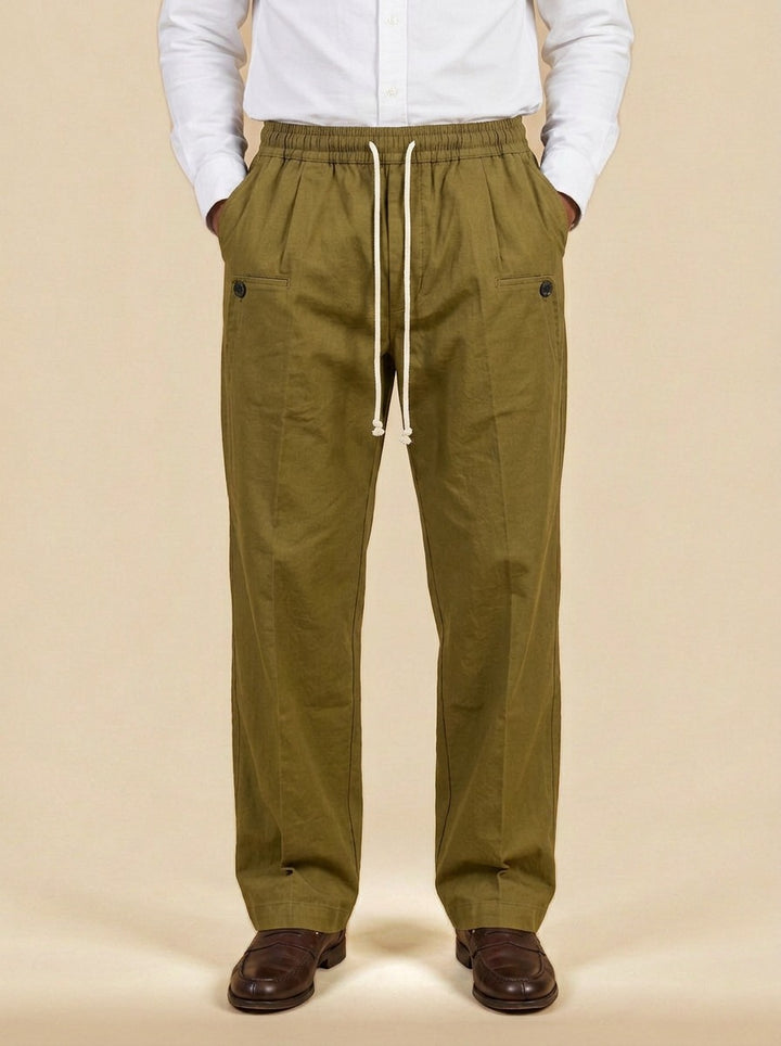 Sedley pleated drawstring crease trousers in Olive, studio, Gentlemens Manor