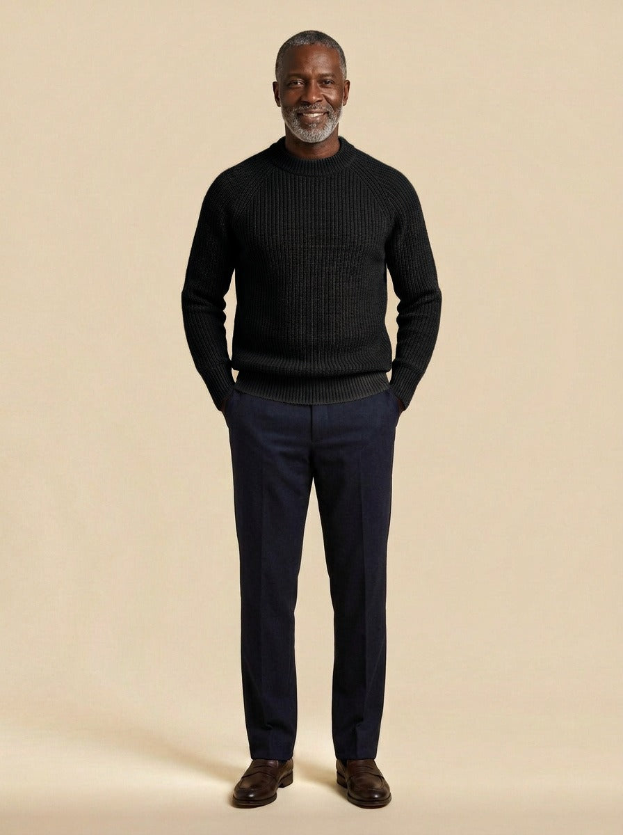Seymour cashmere sweater in Black, studio, Gentlemens Manor