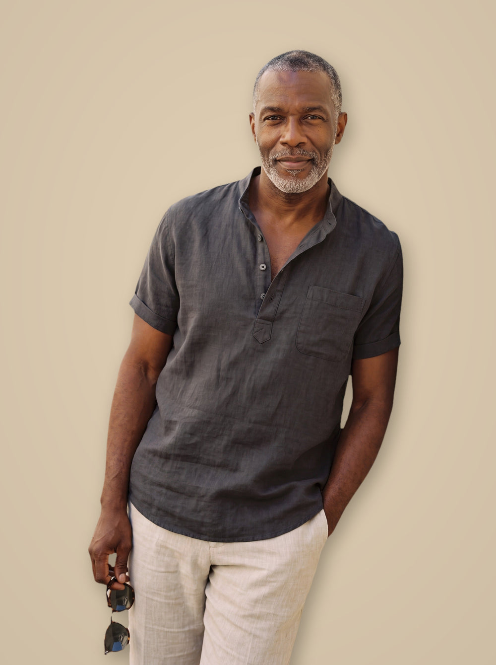 Sterling linen shirt in Black, studio - Gentlemens Manor